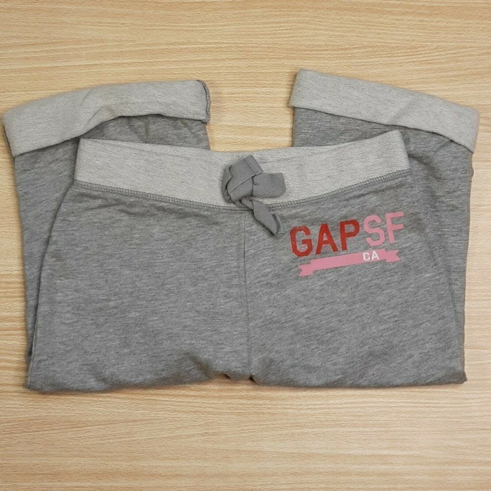 Gap Girl's Gray Cuffed Capri Sweatpants. Small 6-7